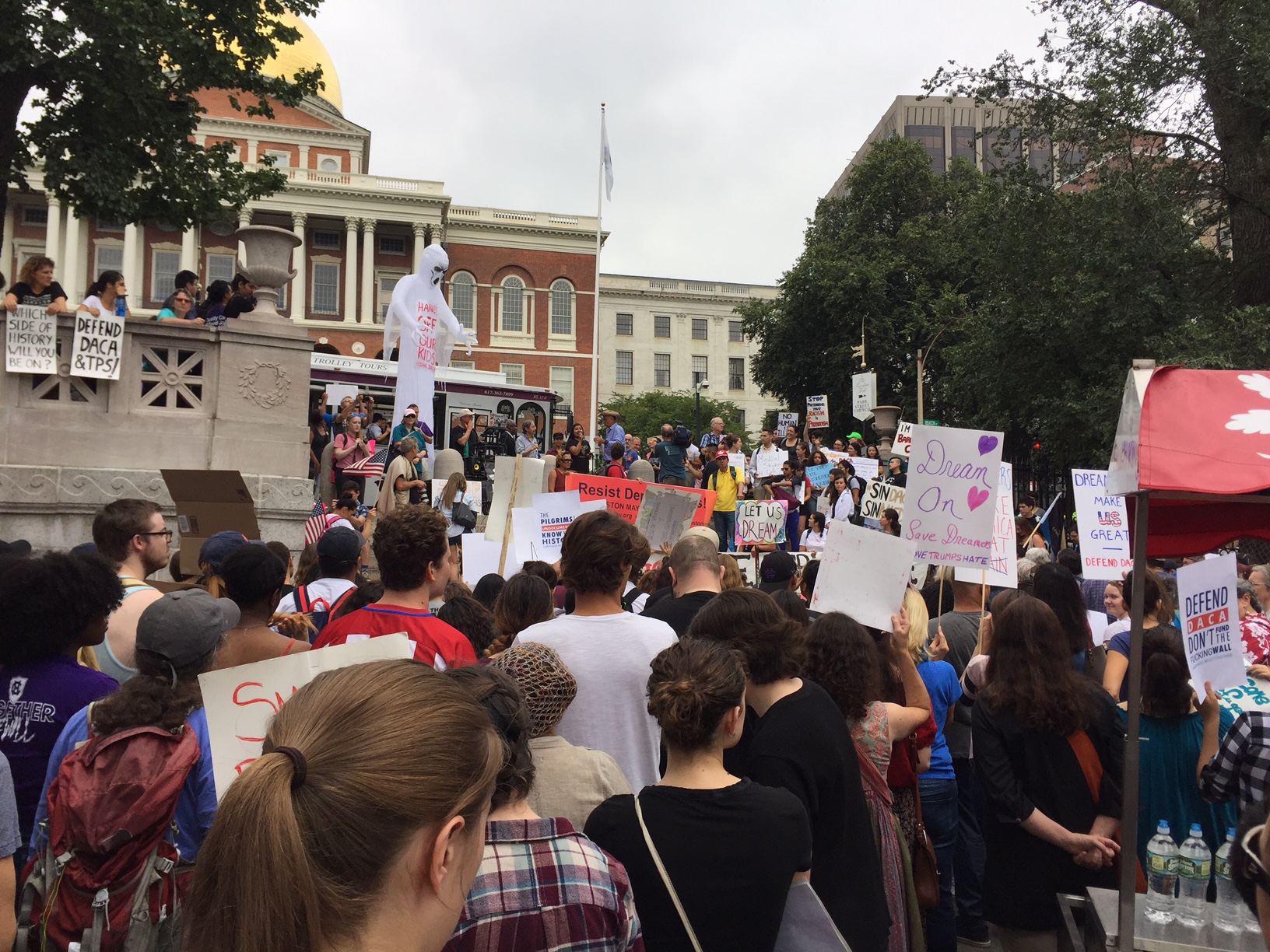 The men in the monument